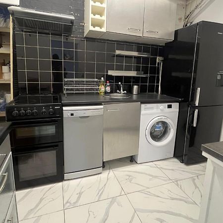 Nifty 2 Bedroom Flat In Goswell Rd London Luaran gambar